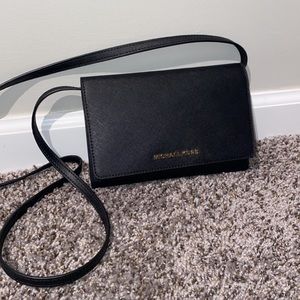 Michael kors crossbody